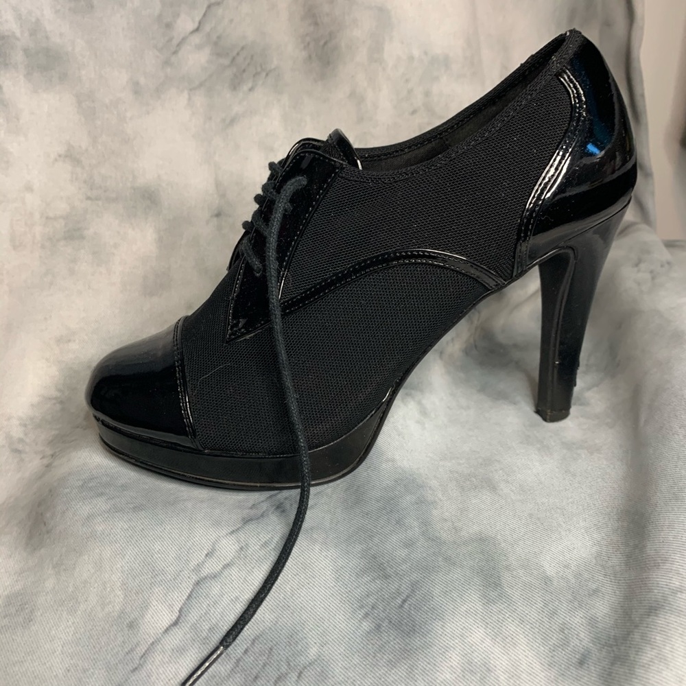 Tuxedo Heel